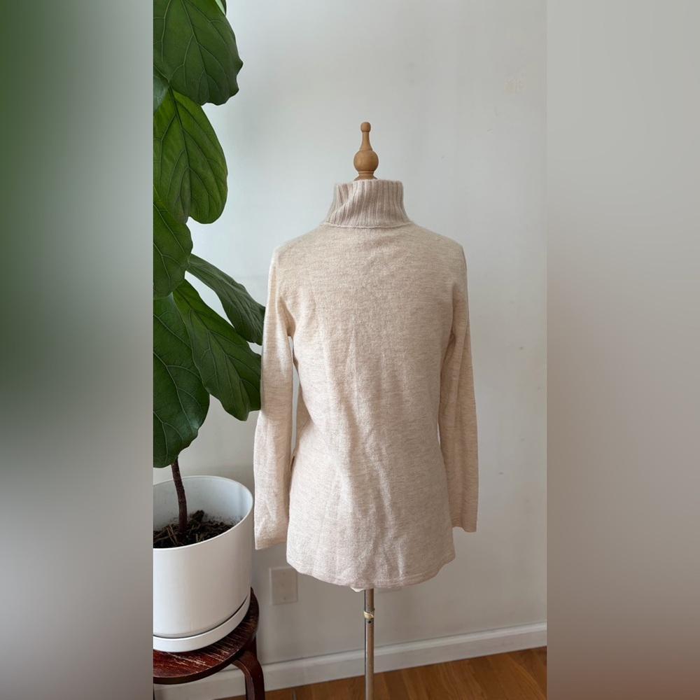 Vince Cashmere Side Slit Turtleneck Sweater Oatmeal Cream Sz Small - Picture 6 of 9